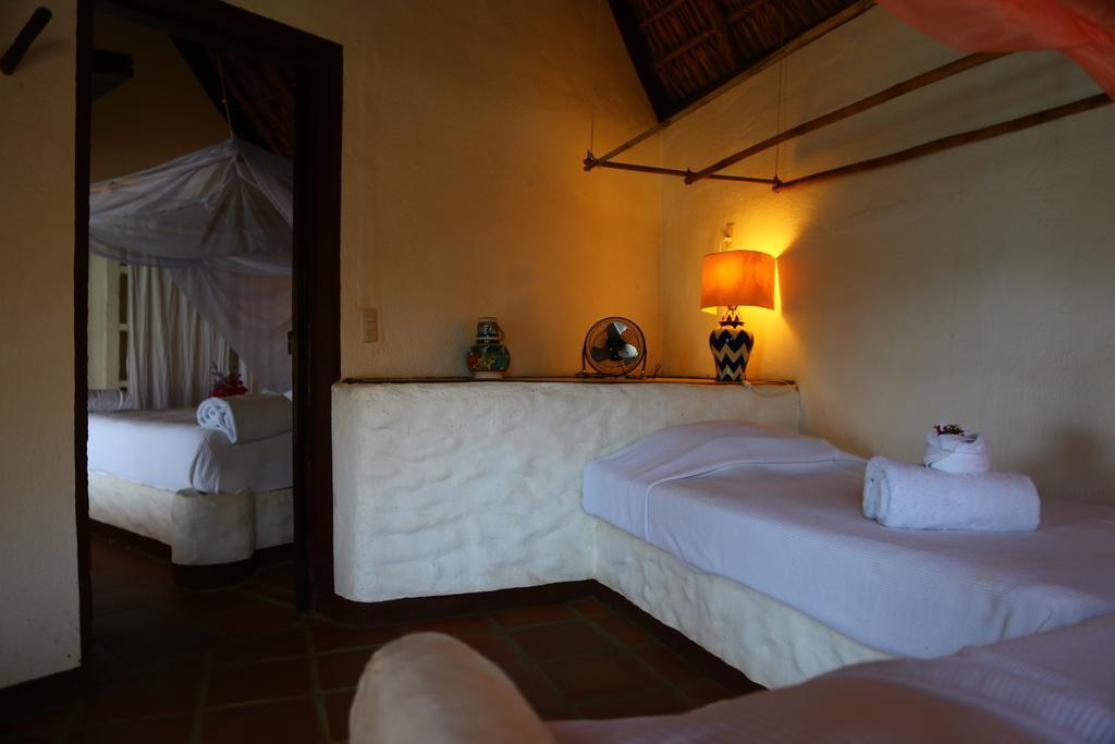 Hotel Bahia De La Luna Arroyo Cruz 外观 照片